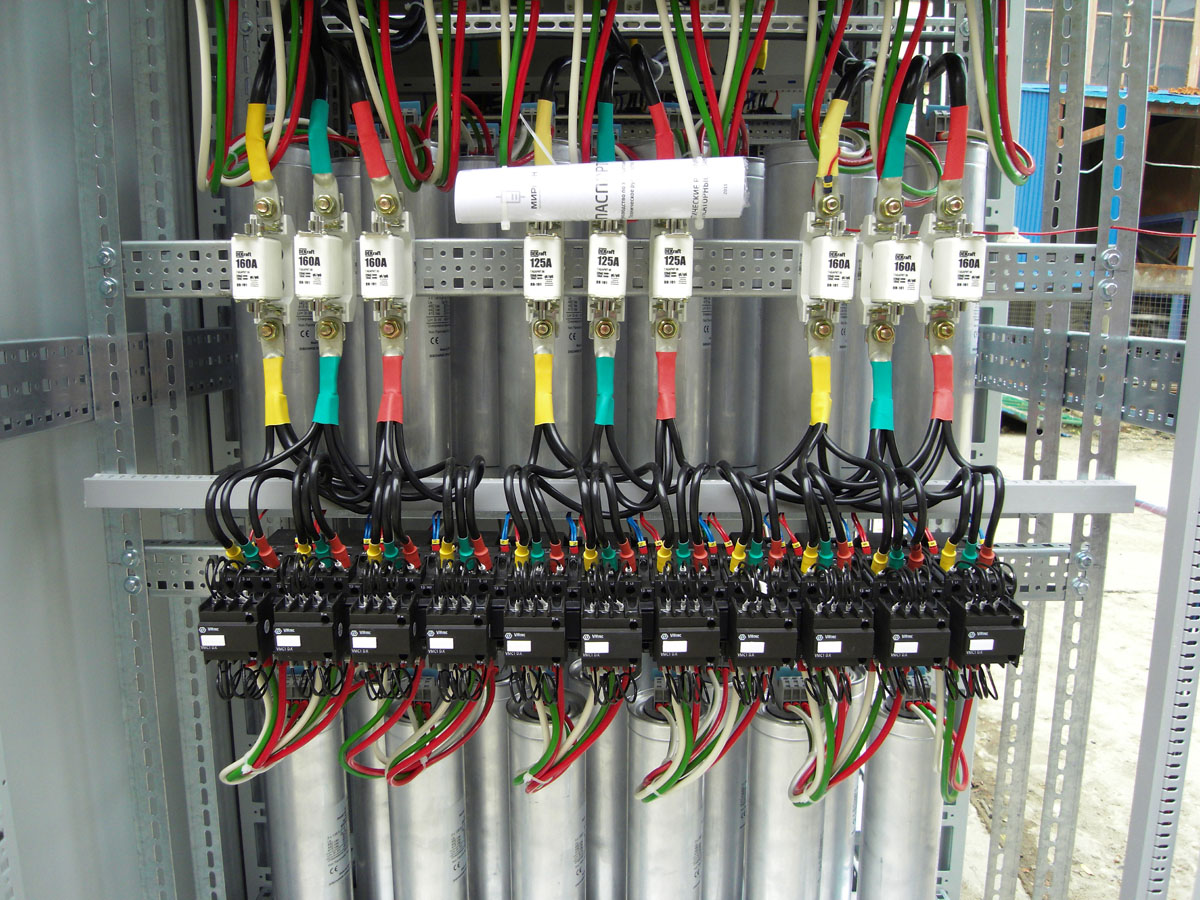 Напольные конденсаторные установки (Фото 3)
